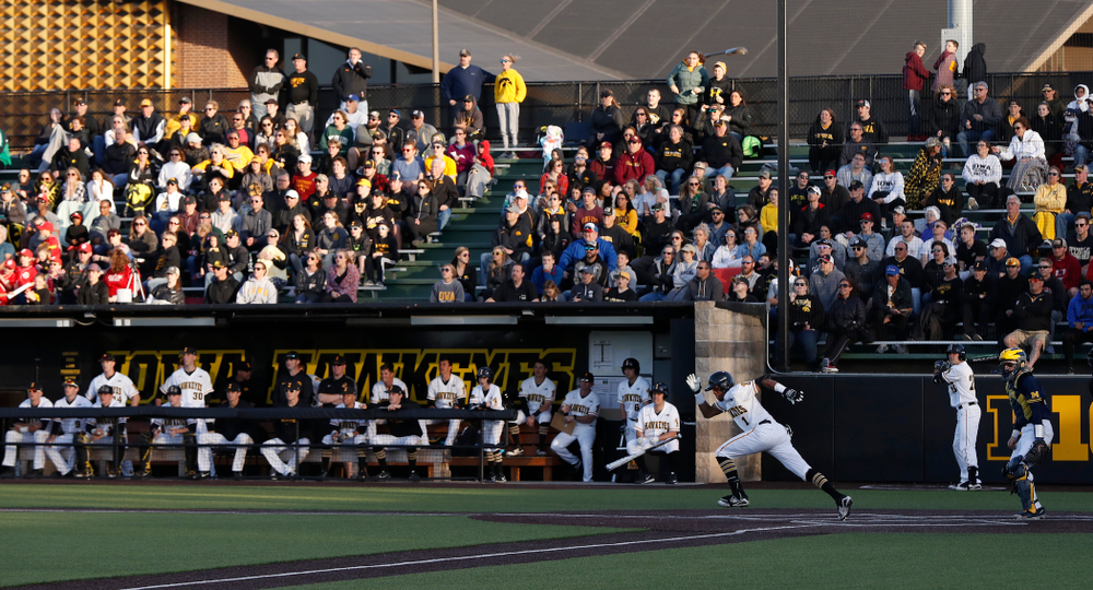 Iowa Hawkeyes third baseman Lorenzo Elion (1) against the Michigan Wolverines Friday, April 27, 2018 at Duane Banks Field in Iowa City. (Brian Ray/hawkeyesports.com)