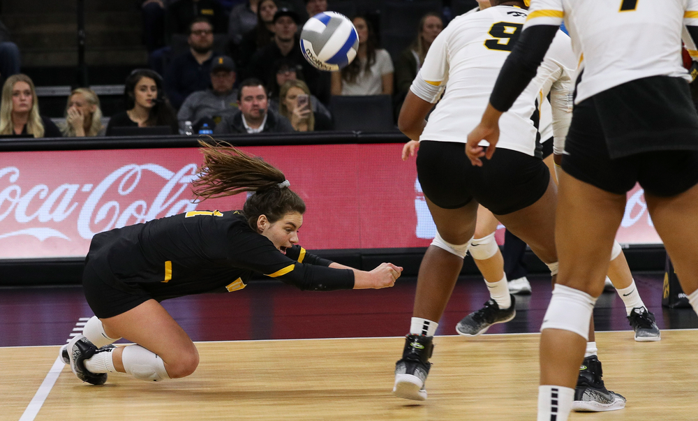 Iowa Hawkeyes defensive specialist Molly Kelly (1) digs the ball during a match against Rutgers at Carver-Hawkeye Arena on November 2, 2018. (Tork Mason/hawkeyesports.com)