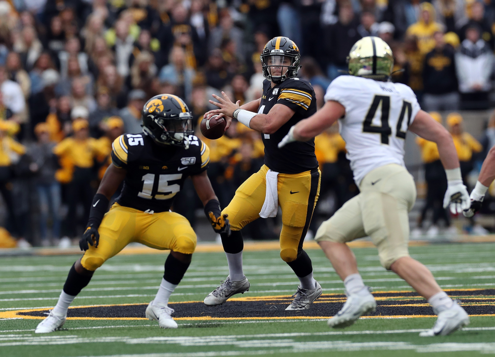 Iowa Hawkeyes quarterback Nate Stanley (4) against the Purdue Boilermakers Saturday, October 19, 2019 at Kinnick Stadium. (Brian Ray/hawkeyesports.com)