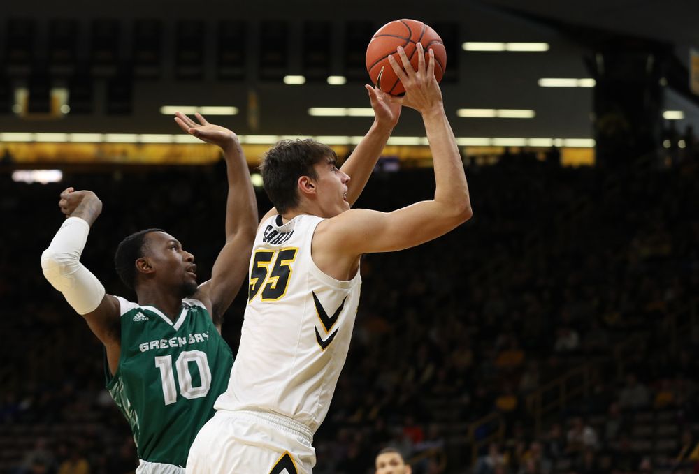 Iowa Hawkeyes forward Luka Garza (55) against UW Green Bay Sunday, November 11, 2018 at Carver-Hawkeye Arena. (Brian Ray/hawkeyesports.com)