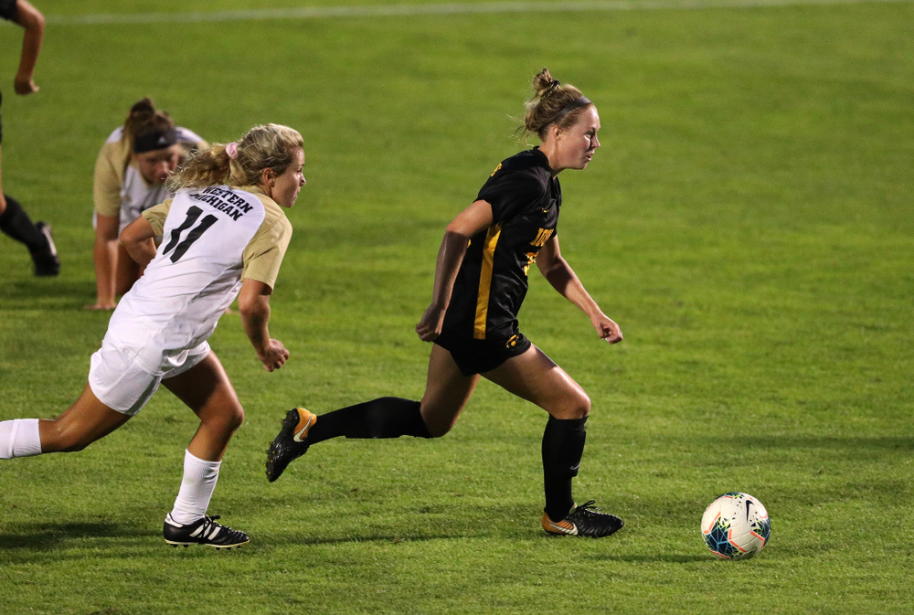 Iowa Hawkeyes midfielder/defender Natalie Winters (10) against Western Michigan Thursday, August 22, 2019 at the Iowa Soccer Complex. (Brian Ray/hawkeyesports.com)