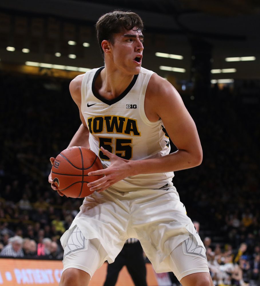 Iowa Hawkeyes forward Luka Garza (55) against the Ohio State Buckeyes Saturday, January 12, 2019 at Carver-Hawkeye Arena. (Brian Ray/hawkeyesports.com)