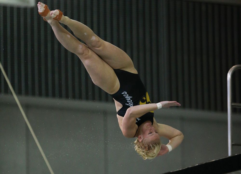 Iowa's Thelma Strandberg competes in the platform diving competition during the third day of the Hawkeye Invitational at the Campus Recreation and Wellness Center on November 17, 2018. (Tork Mason/hawkeyesports.com)