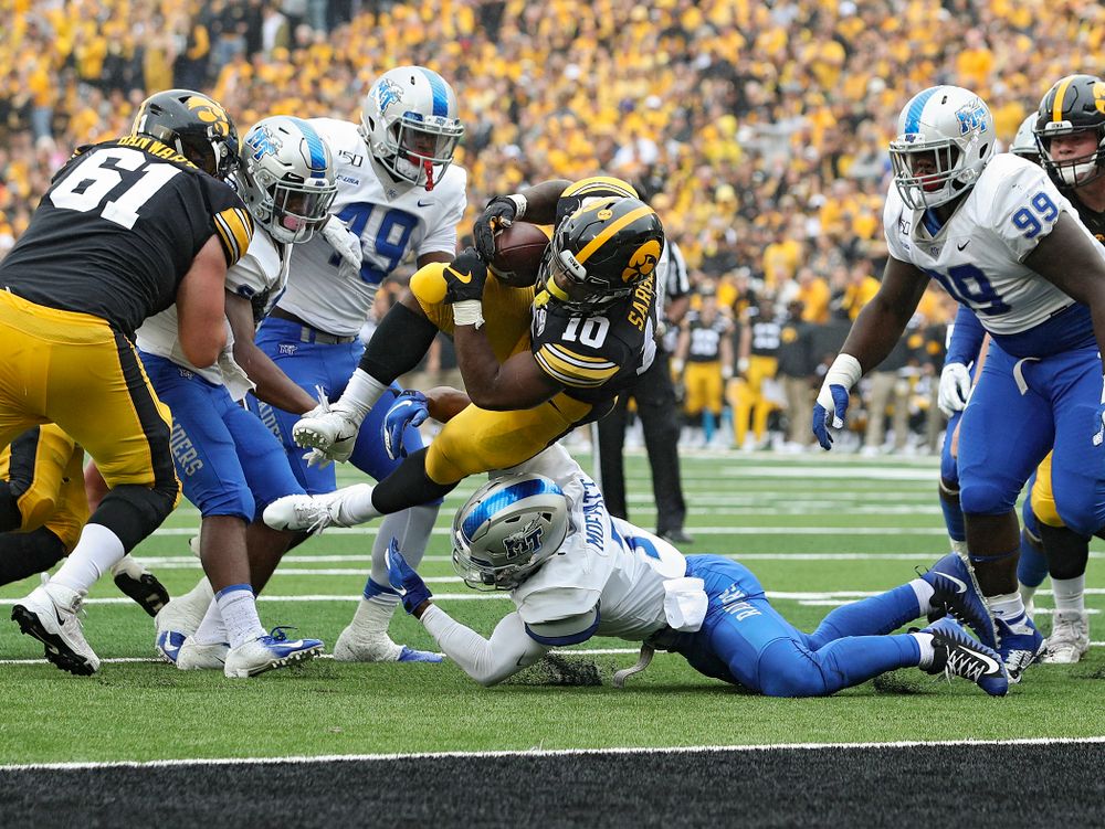 Iowa Hawkeyes running back Mekhi Sargent (10) on a run at the goal line during the second quarter of their game at Kinnick Stadium in Iowa City on Saturday, Sep 28, 2019. (Stephen Mally/hawkeyesports.com)