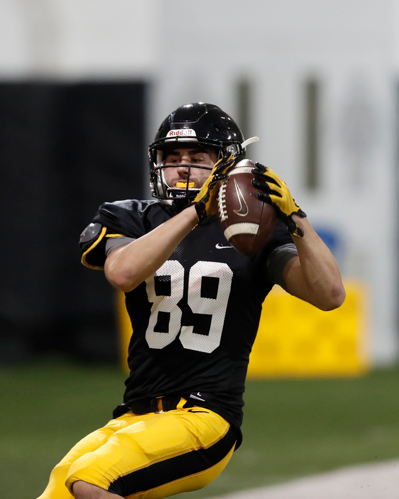Iowa Hawkeyes wide receiver Nico Ragaini (89)during spring practice No. 13 Wednesday, April 18, 2018 at the Hansen Football Performance Center. (Brian Ray/hawkeyesports.com)