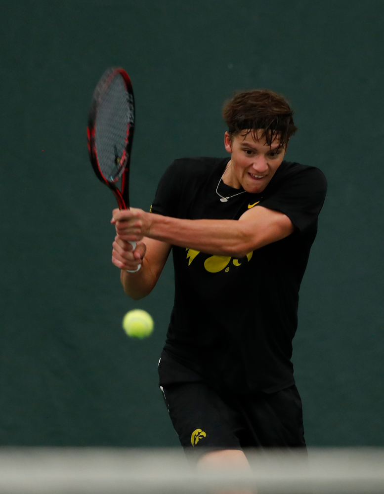 Joe Tyler against the Illinois Fighting Illini Saturday, March 31, 2018 at Hawkeye Tennis and Recreation Center. (Brian Ray/hawkeyesports.com)