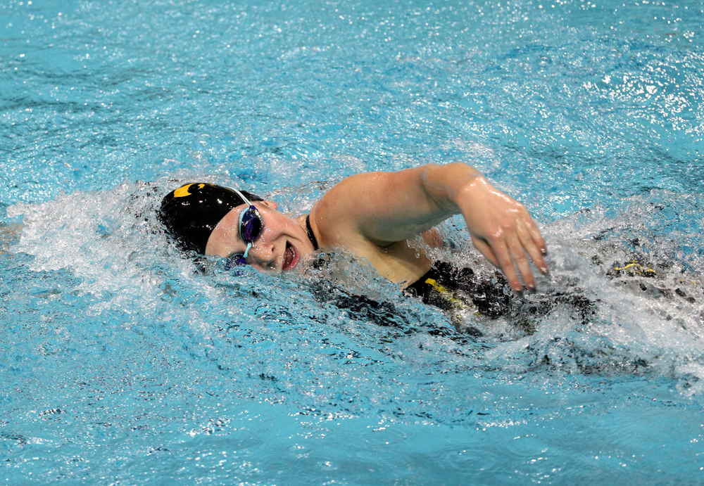 Iowa's Abbey Schneider swims the 1000-yard freestyle against the Iowa State Cyclones in the Iowa Corn Cy-Hawk Series Friday, December 7, 2018 at at the Campus Recreation and Wellness Center. (Brian Ray/hawkeyesports.com)