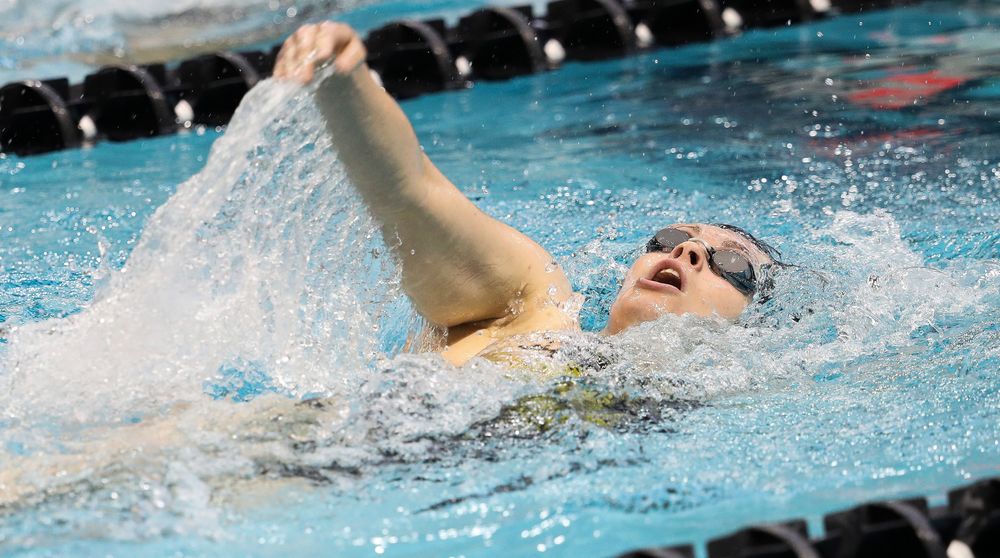 Iowa's Lexi Horner competes in the 400-yard individual medley during a meet against Michigan and Denver at the Campus Recreation and Wellness Center on November 3, 2018. (Tork Mason/hawkeyesports.com)