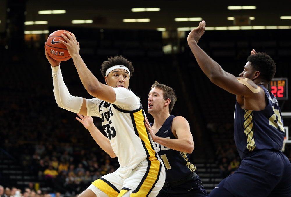 Iowa Hawkeyes forward Cordell Pemsl (35) against Oral Roberts Friday, November 15, 2019 at Carver-Hawkeye Arena. (Brian Ray/hawkeyesports.com)