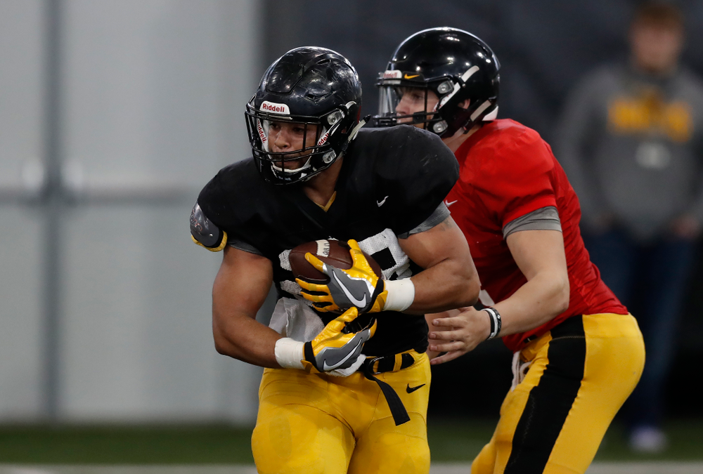 Iowa Hawkeyes running back Toren Young (28) during spring practice Thursday, March 29, 2018 at the Hansen Football Performance Center. (Brian Ray/hawkeyesports.com)