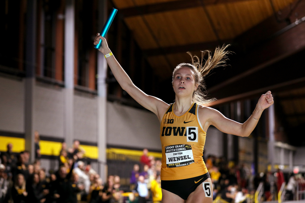 Iowa's Payton Wensel runs the anchor leg of the 4x400 meter relay during the Jimmy Grant Invitational Saturday, December 8, 2018 at the Recreation Building. (Brian Ray/hawkeyesports.com)