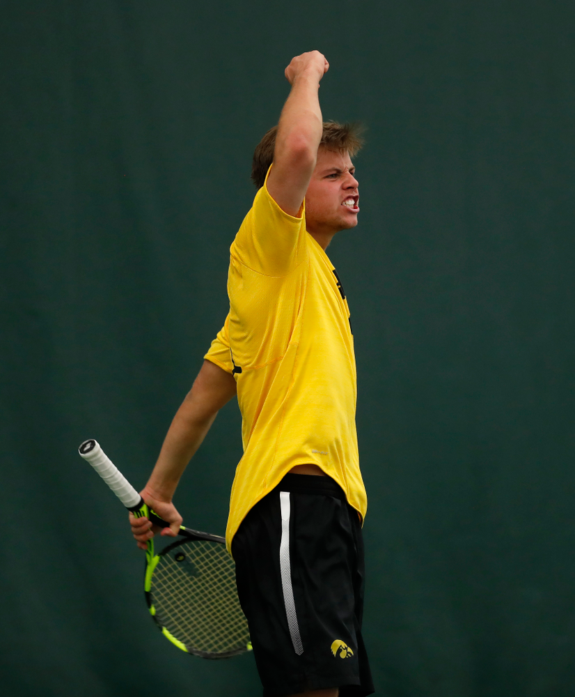 Will Davies against the Illinois Fighting Illini Saturday, March 31, 2018 at Hawkeye Tennis and Recreation Center. (Brian Ray/hawkeyesports.com)