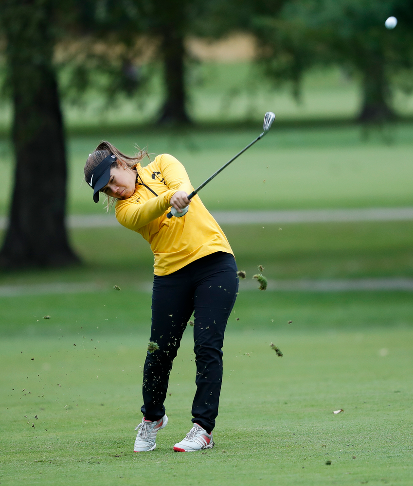 Iowa's Manuela Lizarazu hits an approach shot during the Diane Thomason Invitational at Finkbine Golf Course on September 29, 2018. (Tork Mason/hawkeyesports.com)