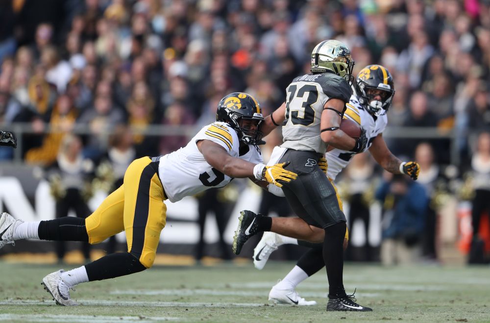 Iowa Hawkeyes defensive end Chauncey Golston (57) against the Purdue Boilermakers Saturday, November 3, 2018 Ross Ade Stadium in West Lafayette, Ind. (Brian Ray/hawkeyesports.com)