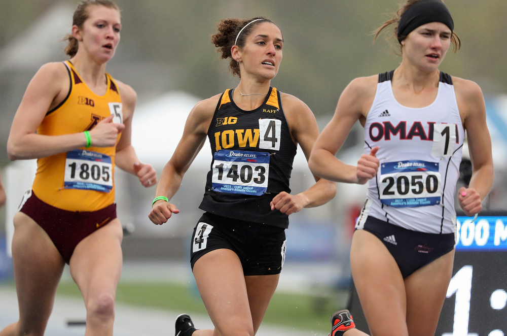 Iowa's Tia Saunders runs the women's 800 meter event during the third day of the Drake Relays at Drake Stadium in Des Moines on Saturday, Apr. 27, 2019. (Stephen Mally/hawkeyesports.com)