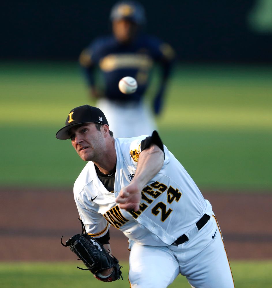 Iowa Hawkeyes pitcher Nick Allgeyer (24) against the Michigan Wolverines Friday, April 27, 2018 at Duane Banks Field in Iowa City. (Brian Ray/hawkeyesports.com)