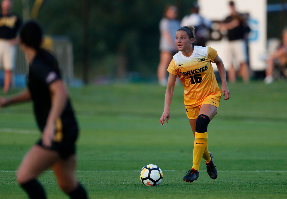 Iowa Hawkeyes Olivia Hellweg (16) against the Missouri Tigers Friday, August 17, 2018 at the Iowa Soccer Complex. (Brian Ray/hawkeyesports.com)