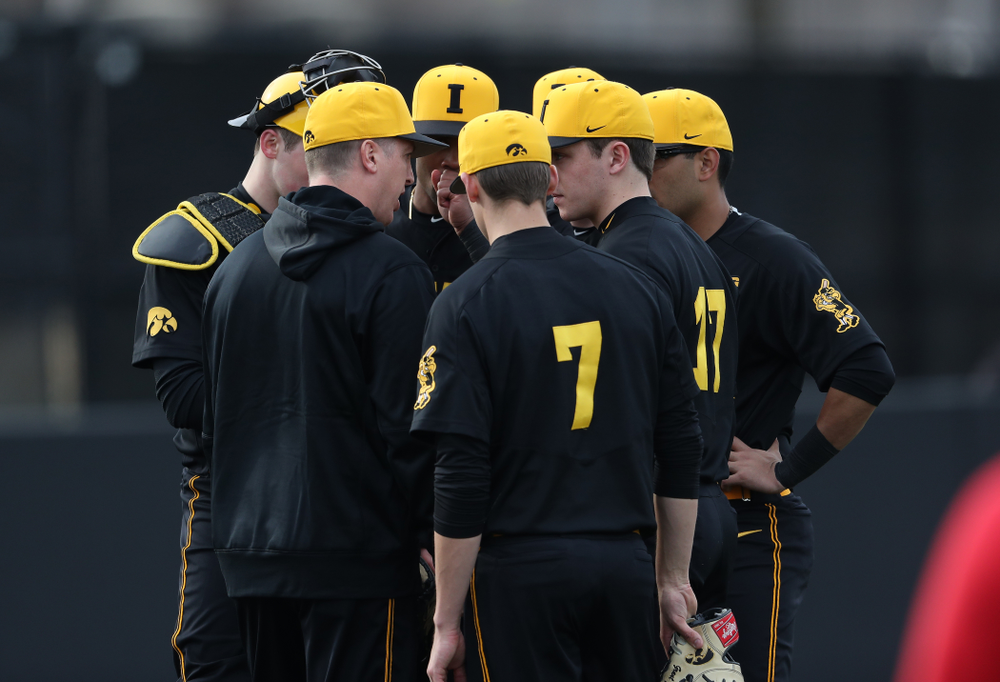 Volunteer assistant pitching coach Tom Gorzelanny against Simpson College Tuesday, March 19, 2019 at Duane Banks Field. (Brian Ray/hawkeyesports.com)