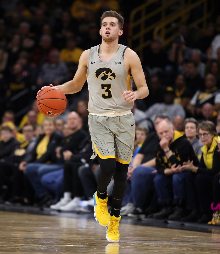 Iowa Hawkeyes guard Jordan Bohannon (3) against the Nebraska Cornhuskers Sunday, January 6, 2019 at Carver-Hawkeye Arena. (Brian Ray/hawkeyesports.com)