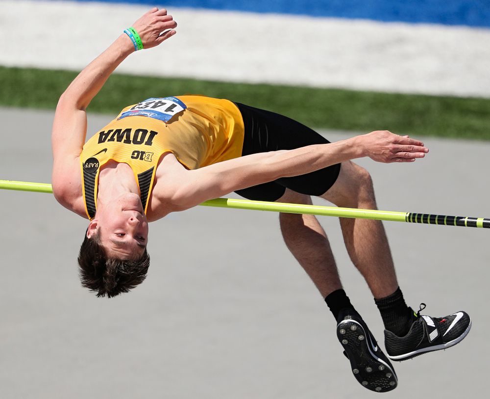 Iowa's Jay Hunt clears the bar in the men's high jump event during the second day of the Drake Relays at Drake Stadium in Des Moines on Friday, Apr. 26, 2019. (Stephen Mally/hawkeyesports.com)