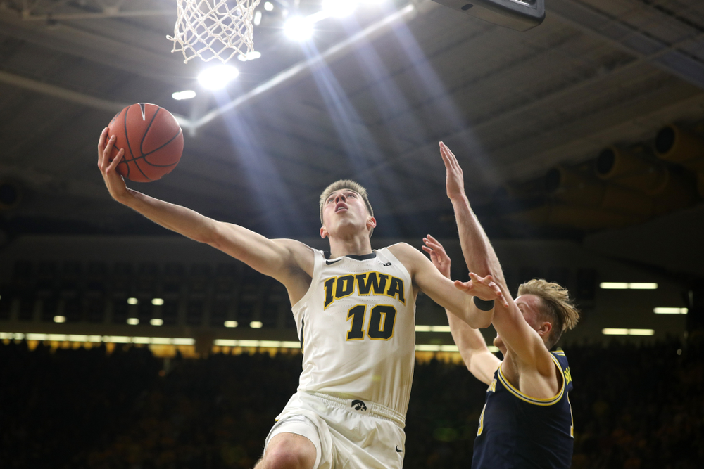 Iowa Hawkeyes guard Joe Wieskamp (10) against the Michigan Wolverines Friday, February 1, 2019 at Carver-Hawkeye Arena. (Brian Ray/hawkeyesports.com)