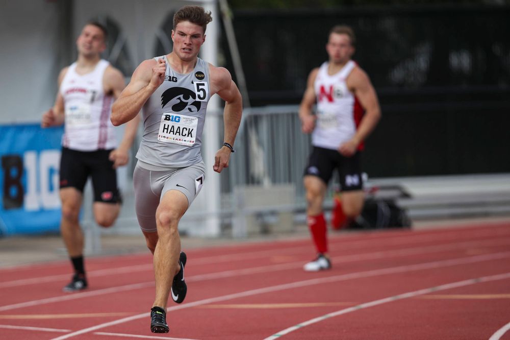 Iowa's Peyton Haack runs the men's 400-meter dash at the Big Ten Outdoor Track and Field Championships at Francis X. Cretzmeyer Track on Friday, May 10, 2019. (Lily Smith/hawkeyesports.com)