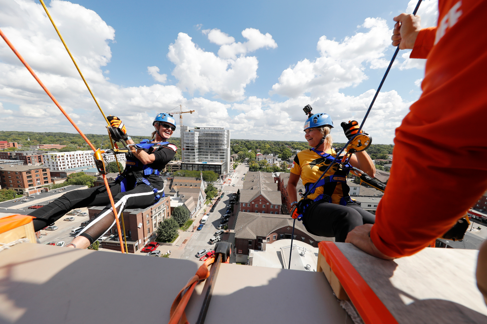 Iowa Women's Basketball head coach Lisa Bluder goes Over The Edge to benefit Ronald McDonald House Charities of Eastern Iowa and Western Illinois Friday, September 14, 2018 in downtown Iowa City.(Brian Ray/hawkeyesports.com)