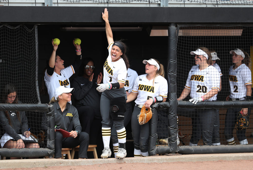 Iowa Hawkeyes Lea Thompson (7) against the Ohio State Buckeyes on senior day Sunday, May 5, 2019 at Pearl Field. (Brian Ray/hawkeyesports.com)