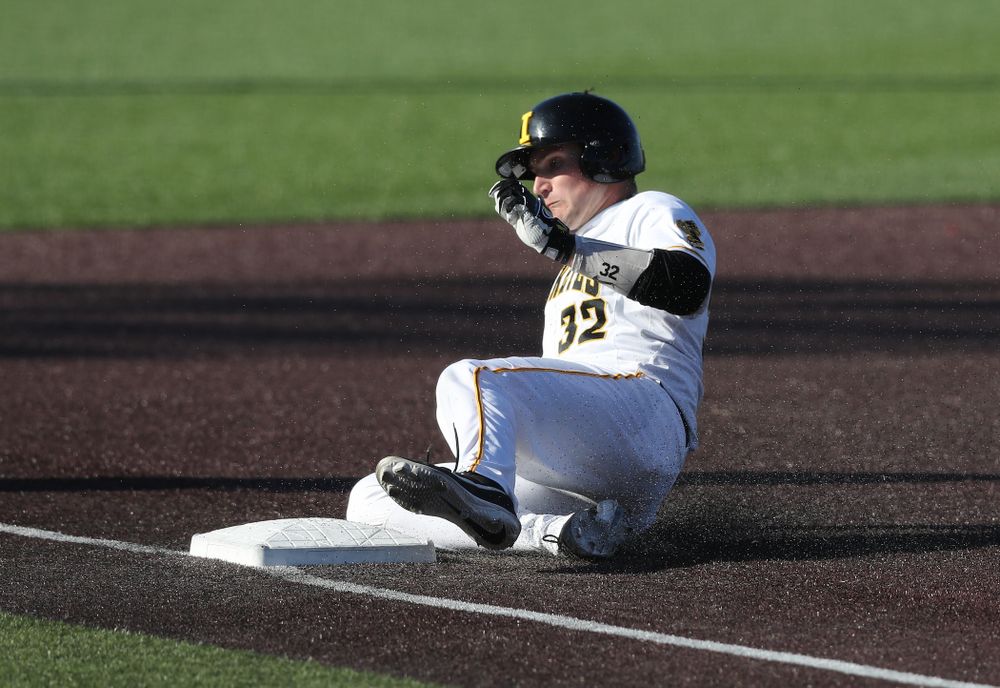 Iowa Hawkeyes catcher Brett McCleary (32) against the Nebraska Cornhuskers Saturday, April 20, 2019 at Duane Banks Field. (Brian Ray/hawkeyesports.com)