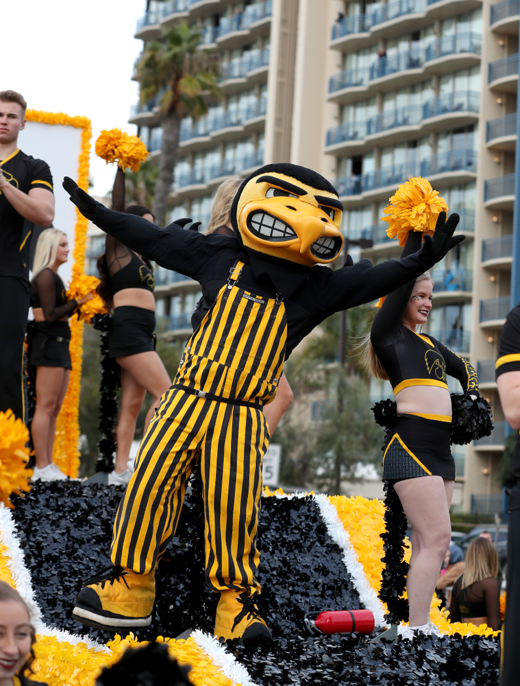 The Hawkeye Marching Band and the Iowa Spirit Squad march in the Holiday Bowl Parade Thursday, December 26, 2019 in San Diego. (Brian Ray/hawkeyesports.com)