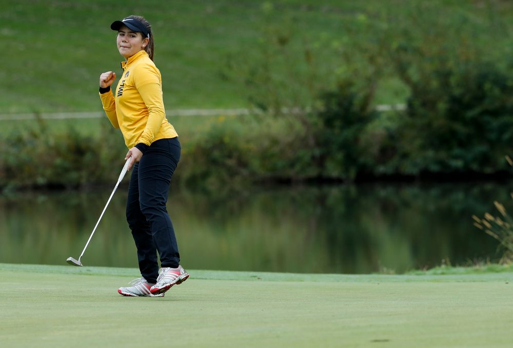Iowa's Manuela Lizarazu reacts after sinking a birdie putt on the 13th hole during the Diane Thomason Invitational at Finkbine Golf Course on September 29, 2018. (Tork Mason/hawkeyesports.com)