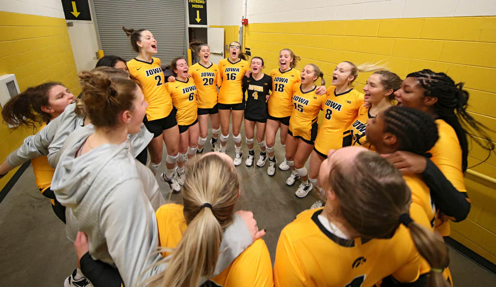 The Iowa Hawkeyes huddle before their match against Illinois at Carver-Hawkeye Arena in Iowa City on Wednesday, Nov 6, 2019. (Stephen Mally/hawkeyesports.com)