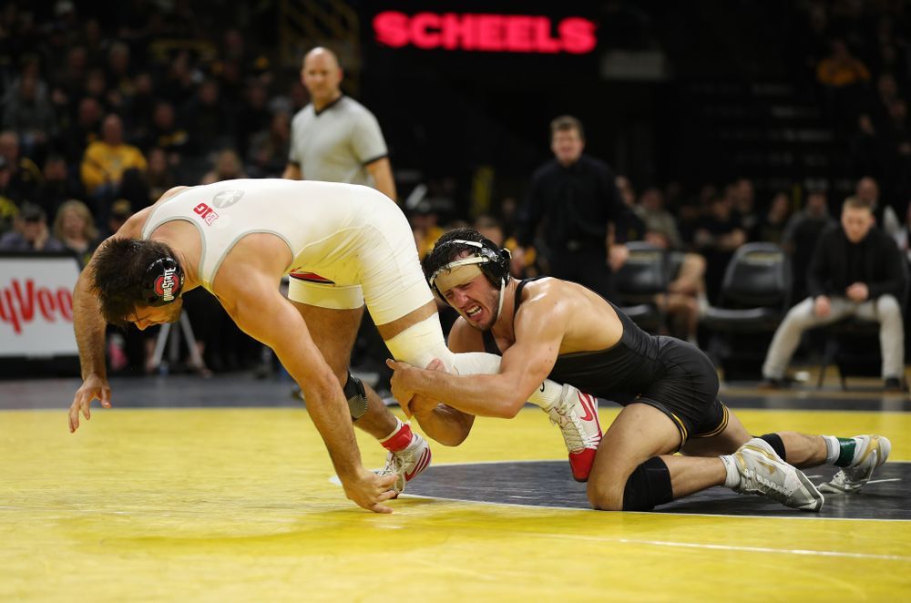 Iowa’s Michael Kemerer wrestles Ohio State’s Kaleb Romero at 174 pounds Friday, January 24, 2020 at Carver-Hawkeye Arena. Kemerer won the match 7-1. (Brian Ray/hawkeyesports.com)