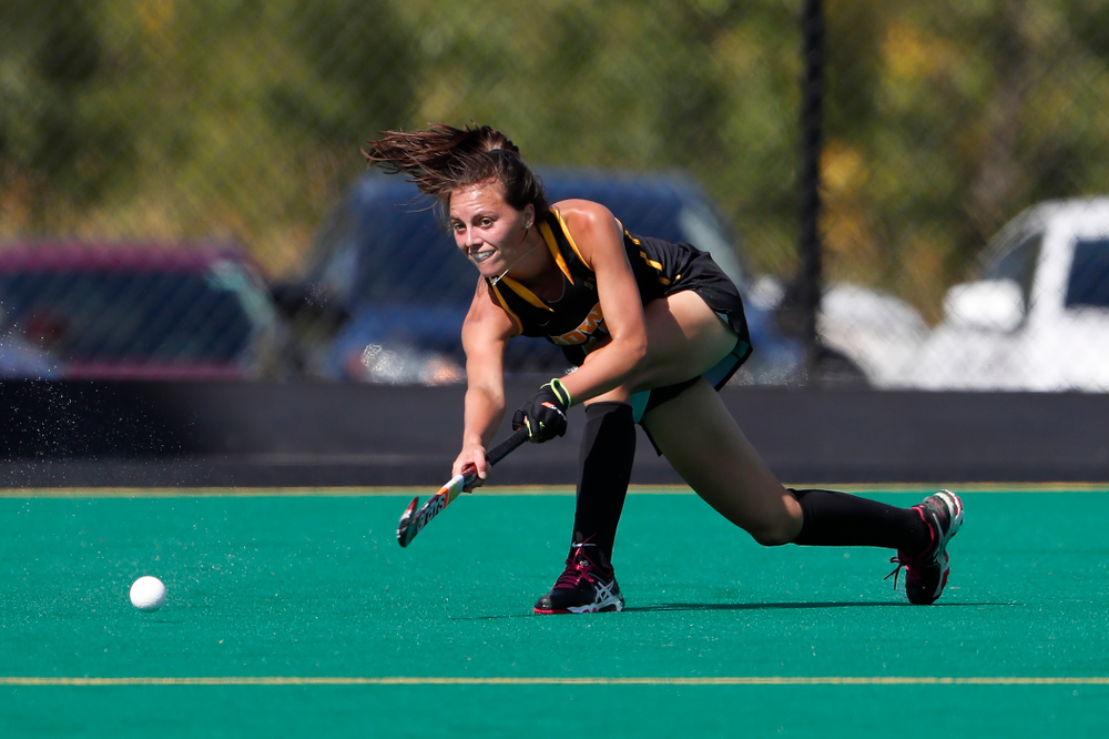 Iowa Hawkeyes Isabella Brown (10) against the Penn Quakers Friday, September 14, 2018 at Grant Field. (Brian Ray/hawkeyesports.com)