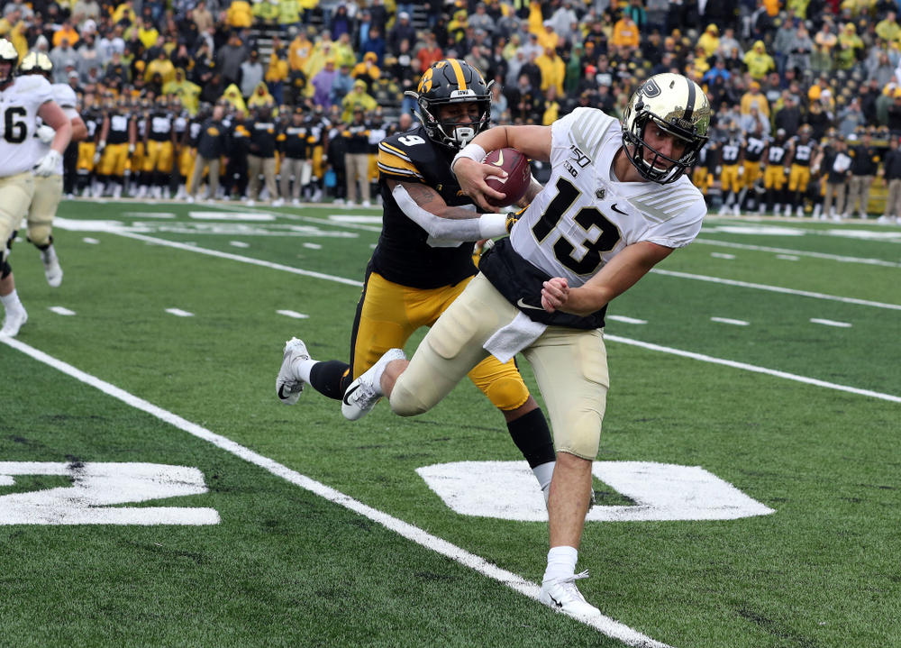 Iowa Hawkeyes defensive back Geno Stone (9) against the Purdue Boilermakers Saturday, October 19, 2019 at Kinnick Stadium. (Brian Ray/hawkeyesports.com)