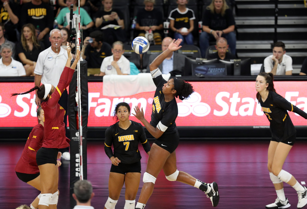 Iowa Hawkeyes middle blocker Amiya Jones (9) against the Iowa State Cyclones Saturday, September 21, 2019 at Carver-Hawkeye Arena. (Brian Ray/hawkeyesports.com)