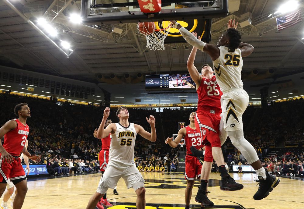 Iowa Hawkeyes forward Tyler Cook (25) dunks the ball against the Ohio State Buckeyes Saturday, January 12, 2019 at Carver-Hawkeye Arena. (Brian Ray/hawkeyesports.com)