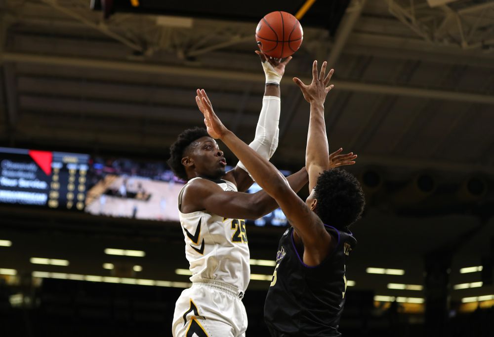 Iowa Hawkeyes forward Tyler Cook (25) against the Western Carolina Catamounts Tuesday, December 18, 2018 at Carver-Hawkeye Arena. (Brian Ray/hawkeyesports.com)