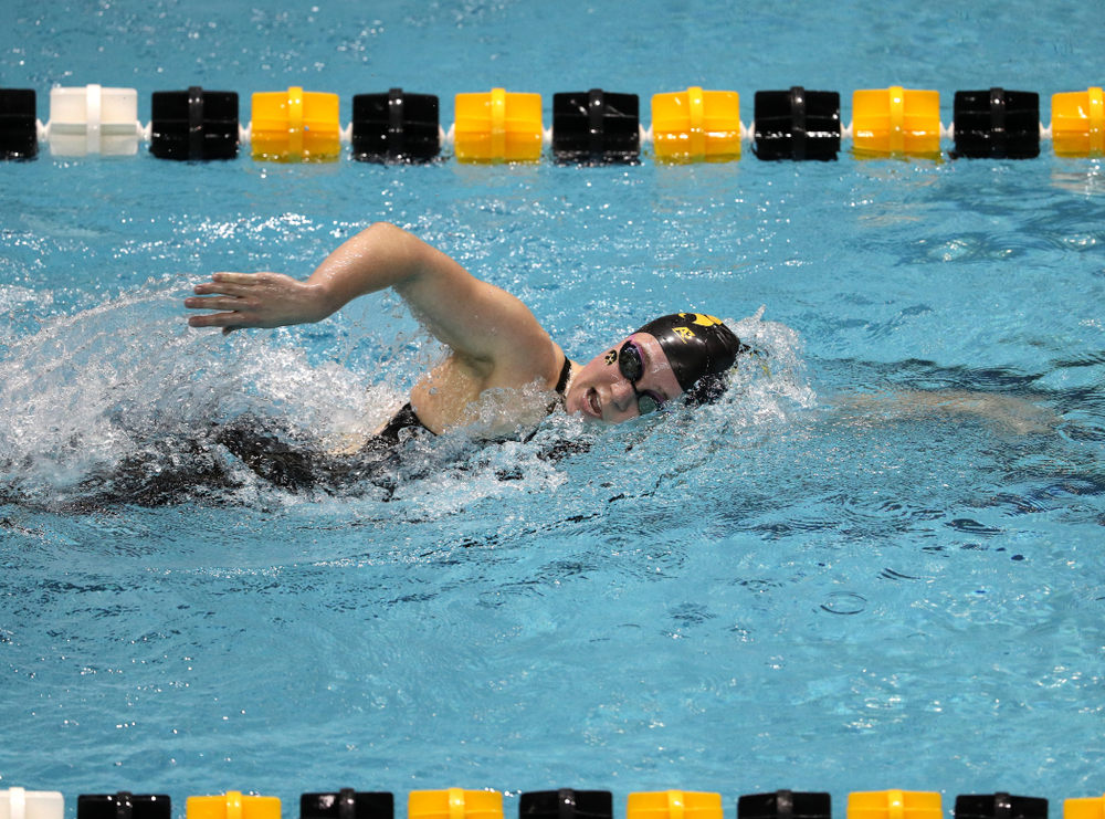 Iowa's Alleyna Thomas swims the 1000-yard freestyle against the Iowa State Cyclones in the Iowa Corn Cy-Hawk Series Friday, December 7, 2018 at at the Campus Recreation and Wellness Center. (Brian Ray/hawkeyesports.com)