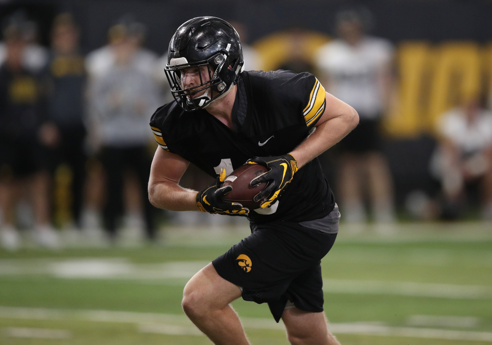 Iowa Hawkeyes tight end Drew Cook (18) during preparation for the 2019 Outback Bowl Tuesday, December 18, 2018 at the Hansen Football Performance Center. (Brian Ray/hawkeyesports.com)