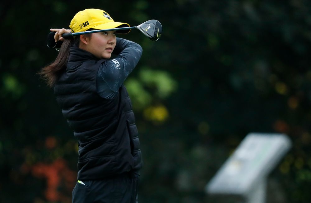 Iowa's Sophie Liu tees off during the final round of the Diane Thomason Invitational at Finkbine Golf Course on September 30, 2018. (Tork Mason/hawkeyesports.com)