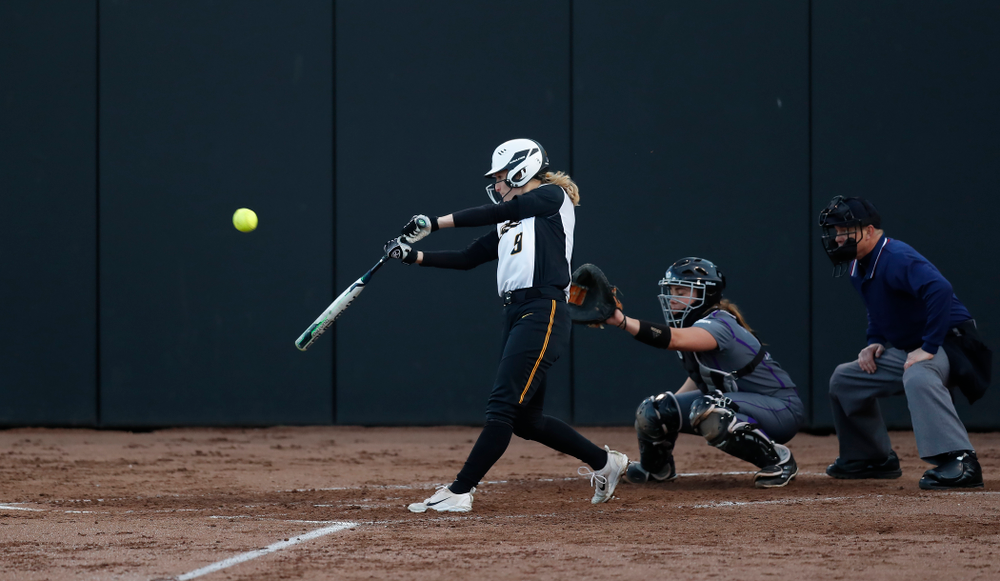Iowa Hawkeyes infielder Sarah Kurtz (9) against Western Illinois Tuesday, April 17, 2018 at Bob Pearl Field. (Brian Ray/hawkeyesports.com)