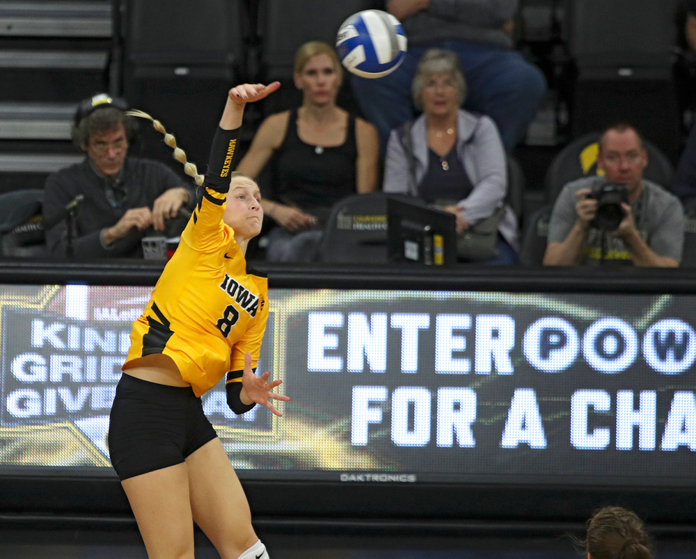 Iowa’s Kyndra Hansen (8) lines up a shot during their match at Carver-Hawkeye Arena in Iowa City on Sunday, Oct 20, 2019. (Stephen Mally/hawkeyesports.com)