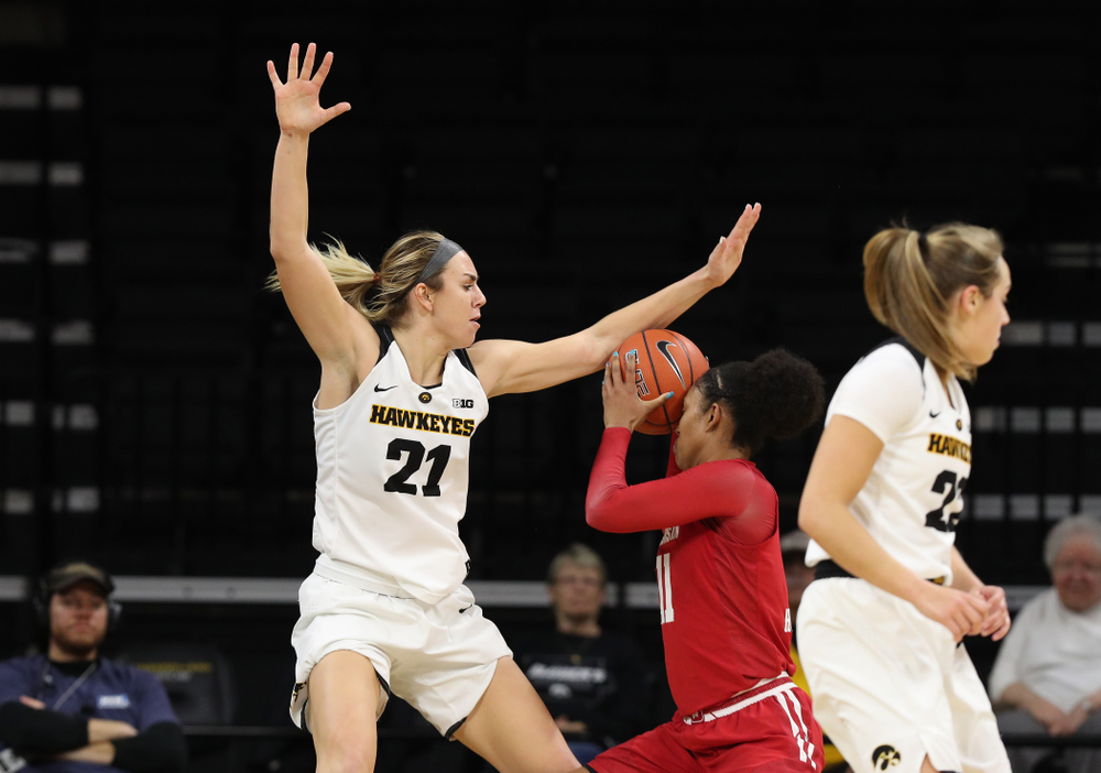 Iowa Hawkeyes forward Hannah Stewart (21) against the Wisconsin Badgers Monday, January 7, 2019 at Carver-Hawkeye Arena. (Brian Ray/hawkeyesports.com)