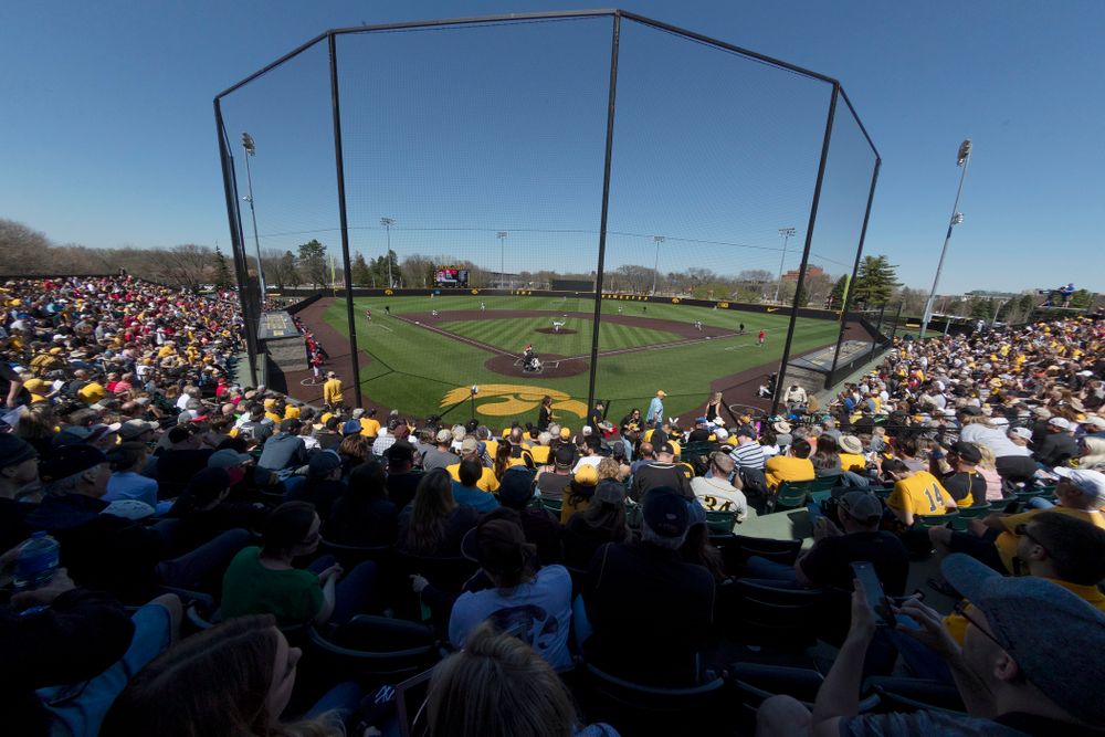 The Iowa Hawkeyes against the Nebraska Cornhuskers Saturday, April 20, 2019 at Duane Banks Field. (Brian Ray/hawkeyesports.com)
