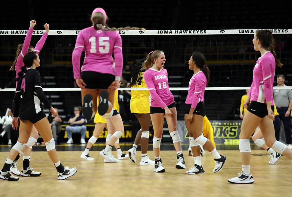 Iowa Hawkeyes middle blocker Hannah Clayton (18) against the Michigan Wolverines Friday, October 11, 2019 at Carver-Hawkeye Arena.(Brian Ray/hawkeyesports.com)