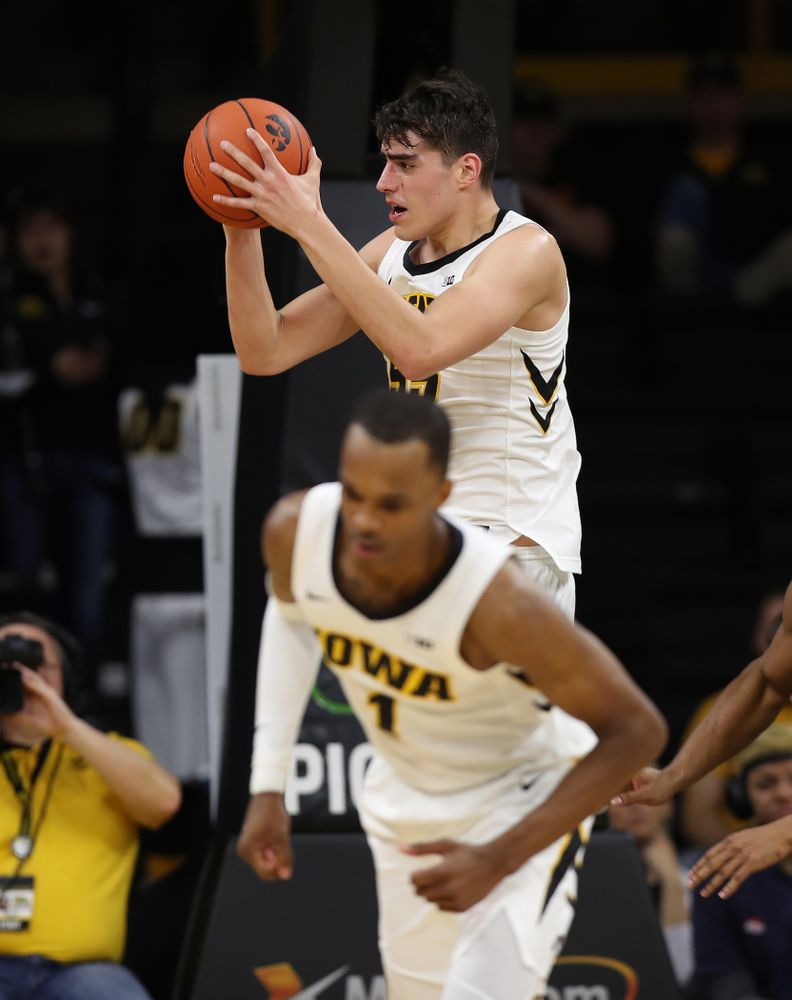 Iowa Hawkeyes forward Luka Garza (55) against the Western Carolina Catamounts Tuesday, December 18, 2018 at Carver-Hawkeye Arena. (Brian Ray/hawkeyesports.com)
