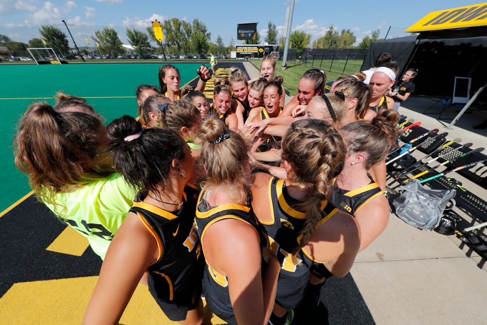 The Iowa Hawkeyes gather before their game against the Penn Quakers Friday, September 14, 2018 at Grant Field. (Brian Ray/hawkeyesports.com)