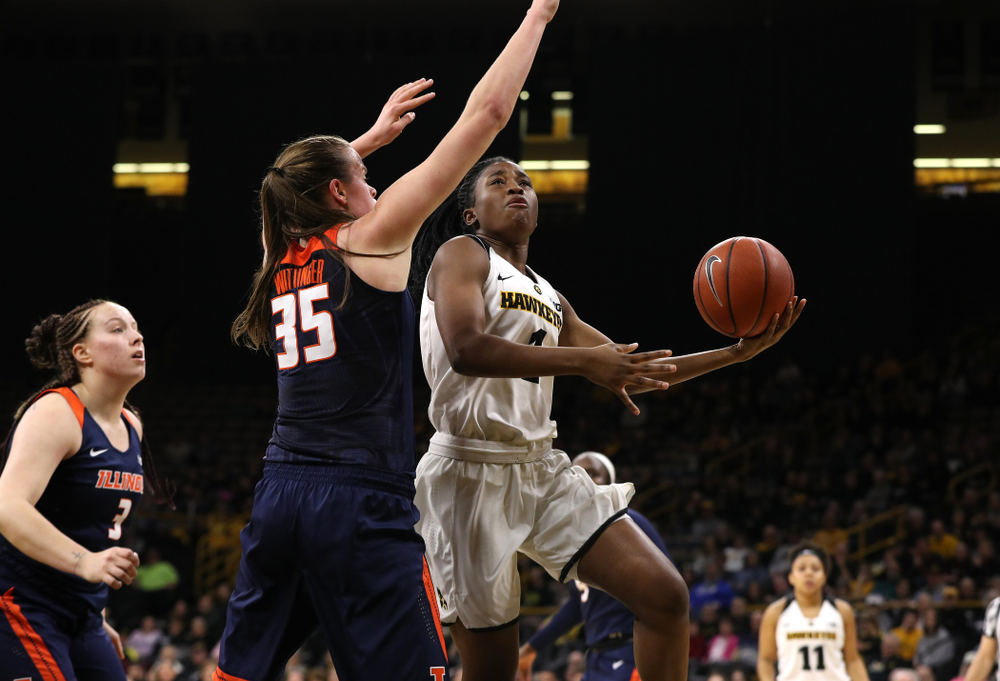 Iowa Hawkeyes guard Tomi Taiwo (1) against the Illinois Fighting Illini Thursday, February 14, 2019 at Carver-Hawkeye Arena. (Brian Ray/hawkeyesports.com)