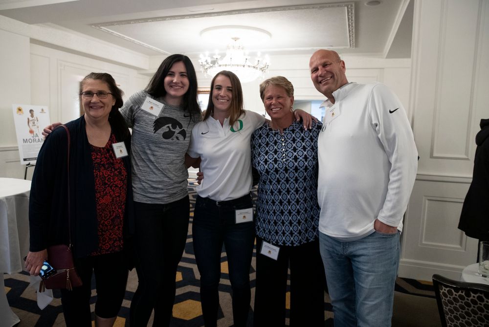 Iowa Hawkeyes forward Megan Gustafson (10), OregonÕs Sabrina Ionescu, and WNBA Legend Ann Meyers Drysdale during the Wooden Award DukeÕs Dinner Thursday, April 11, 2019 at the LA Athletic Club. (Brian Ray/hawkeyesports.com)
